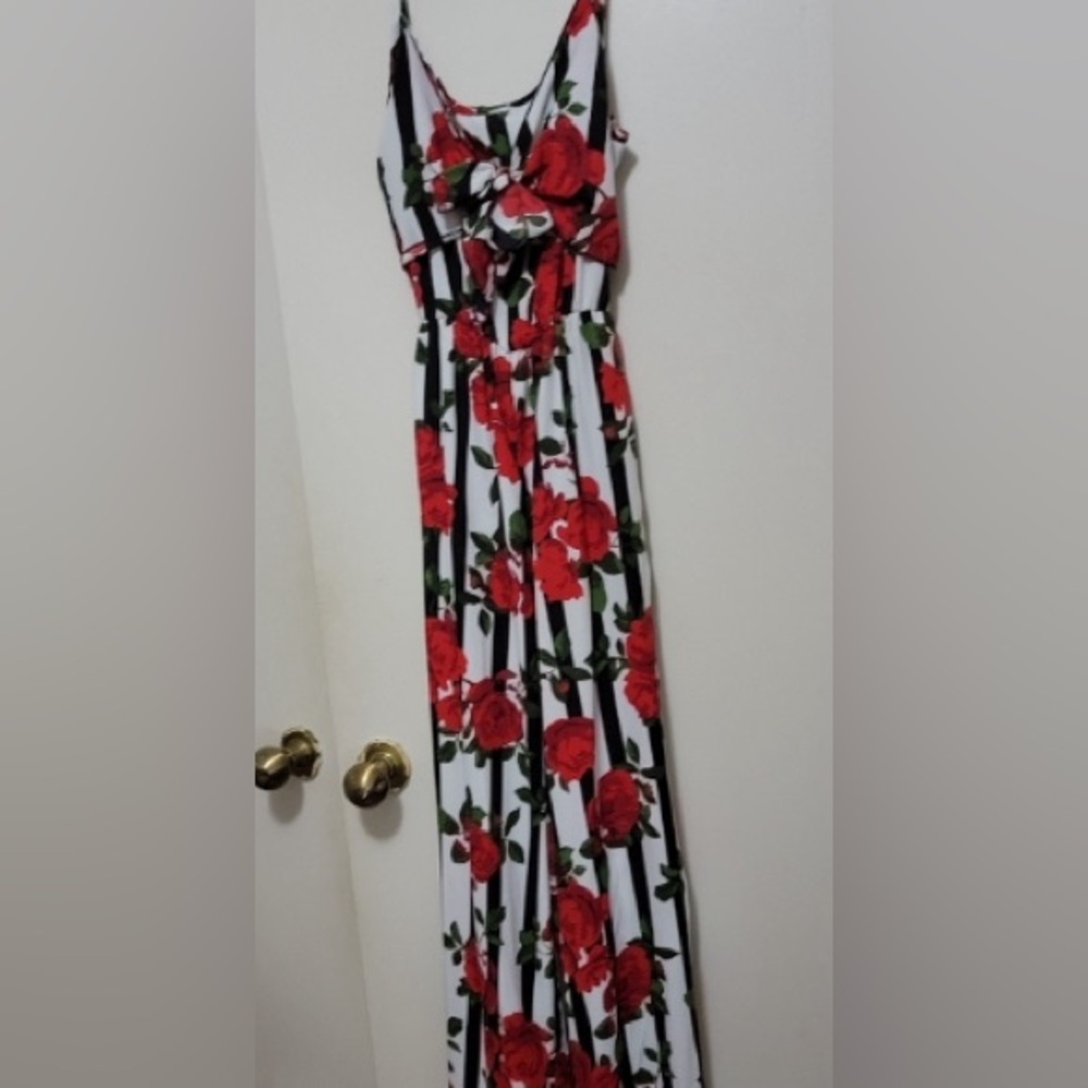 RED ROSES JUMPSUIT by MAD RAGS SLIMMING RED ROSES VERTICAL STRIPES size M EUC